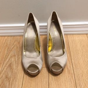 Nine West Pewter Satin Open Toed Pumps Size 5